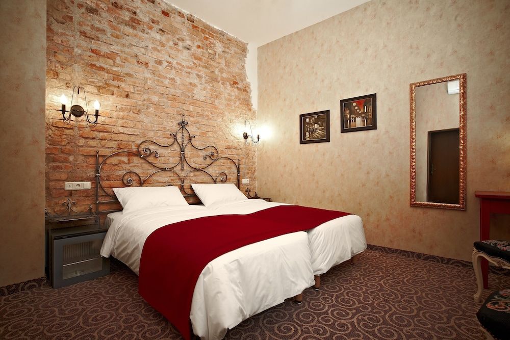 undefined Hotel Justus