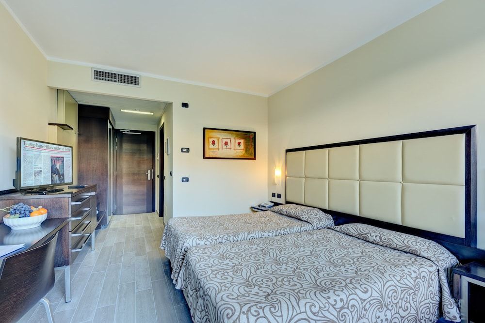 Parc Hotel Standard Double or Twin Room (Main Building) 5