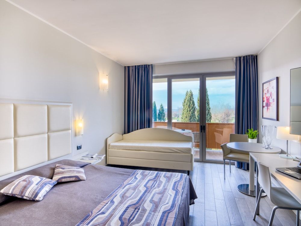 Parc Hotel Standard Double or Twin Room (Main Building) 6