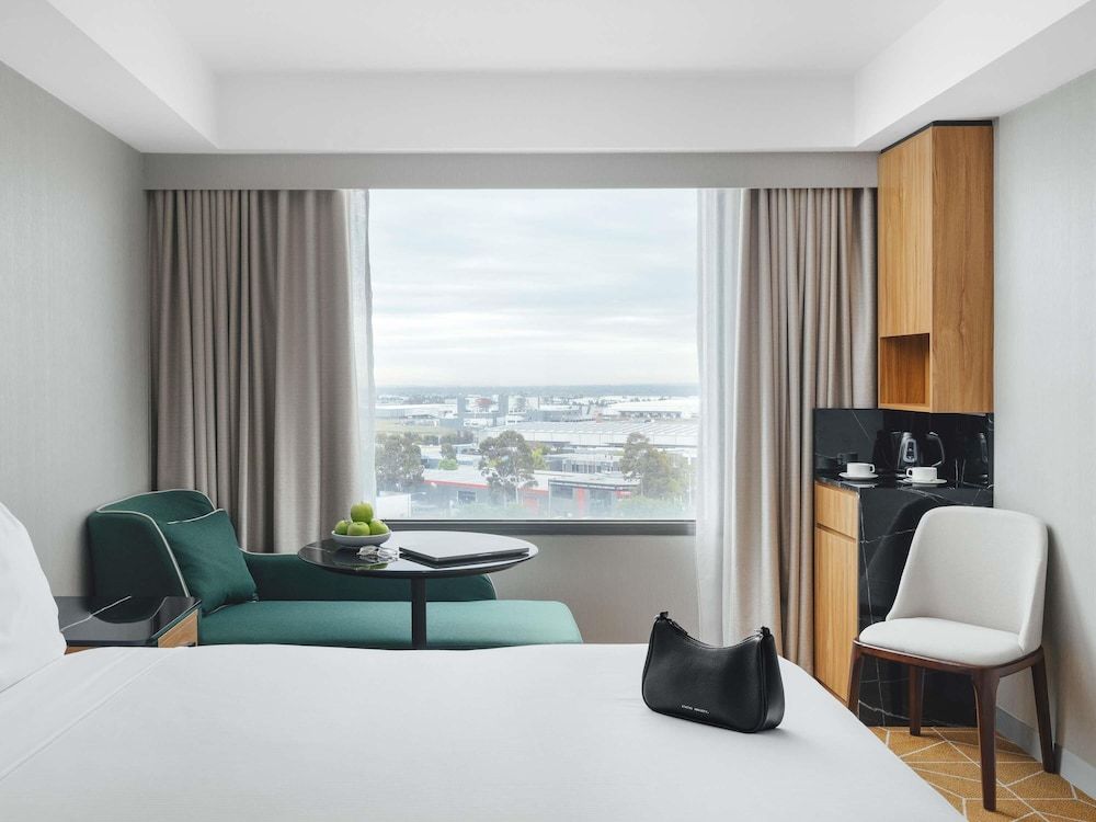 Mantra Melbourne Airport Premium Studio, 1 King Bed 4