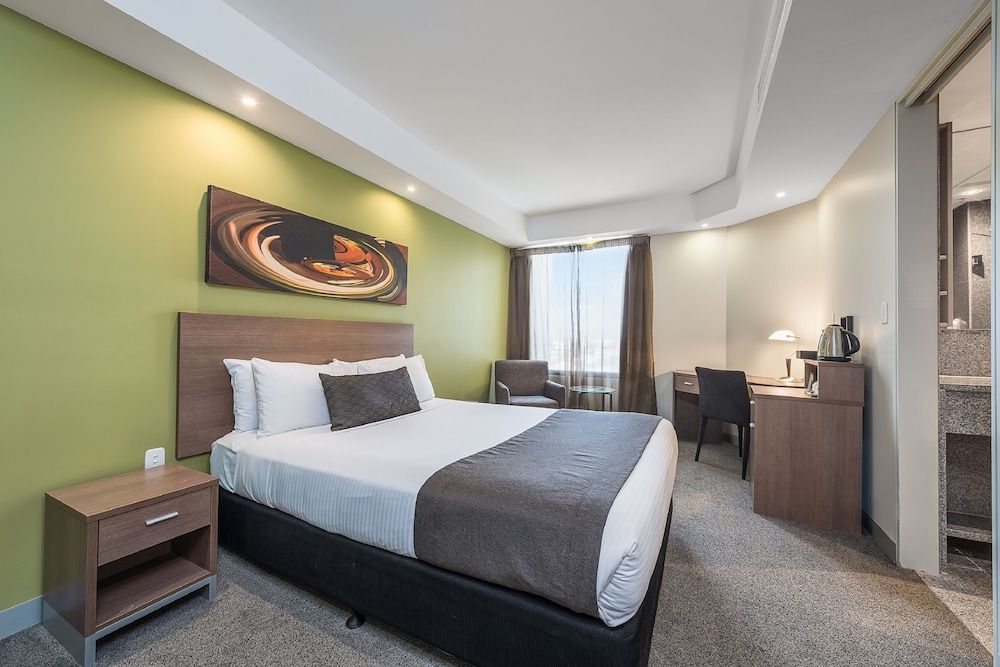 Mantra Melbourne Airport Premium Studio, 1 King Bed