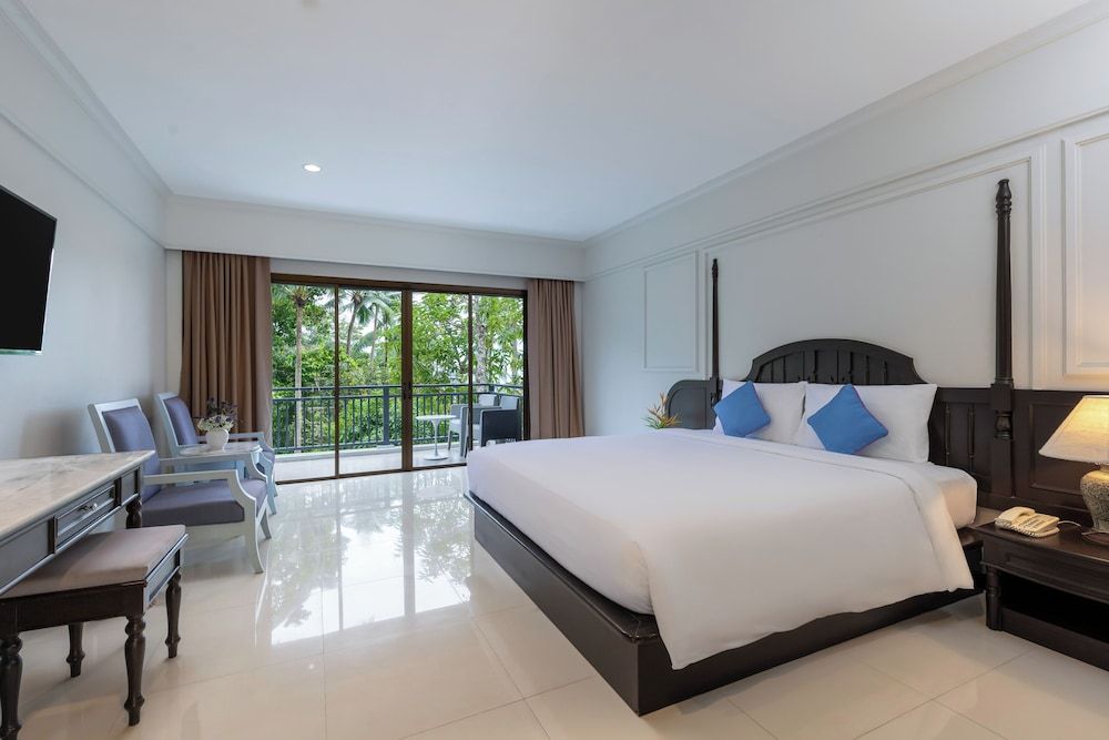 Krabi Tipa Resort Deluxe Room 3