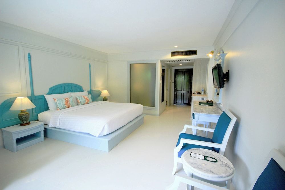 Krabi Tipa Resort Deluxe Room