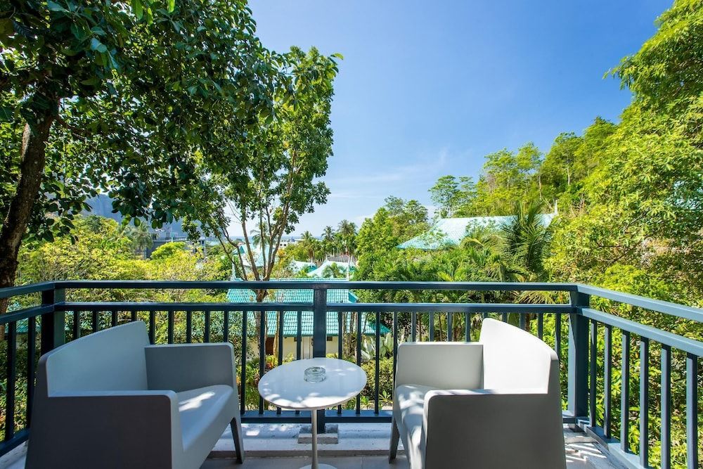 Krabi Tipa Resort Deluxe Room 7