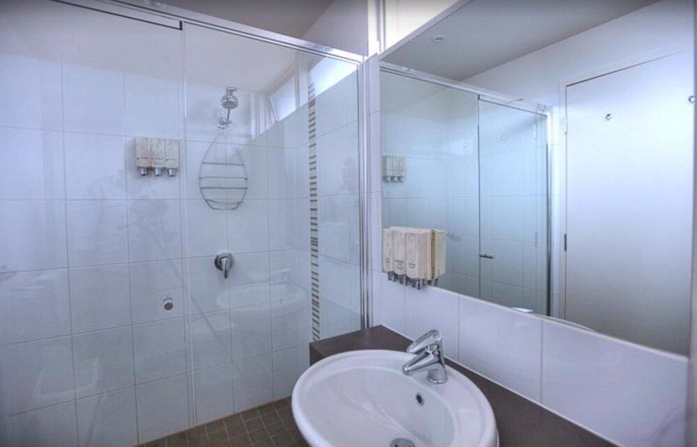 Mansfield Motel Premier Quadruple Room 7