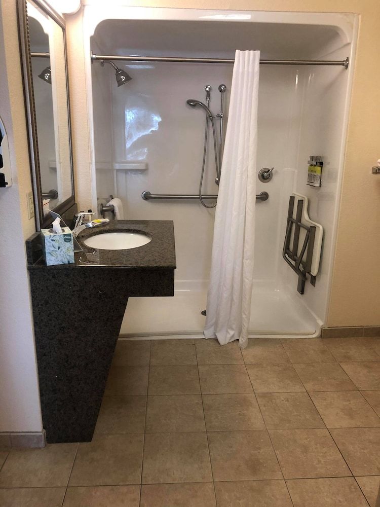 Suite, 1 Bedroom, Accessible, Kitchen (Communications, Accessible Tub)