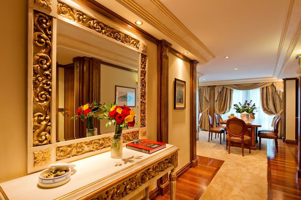 Swiss Diamond Hotel & SPA Presidential Suite, 1 Bedroom, Terrace, Lake View 5