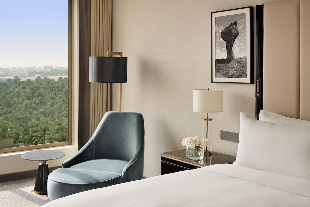 Premium Room, 1 King Bed (Oasis View)