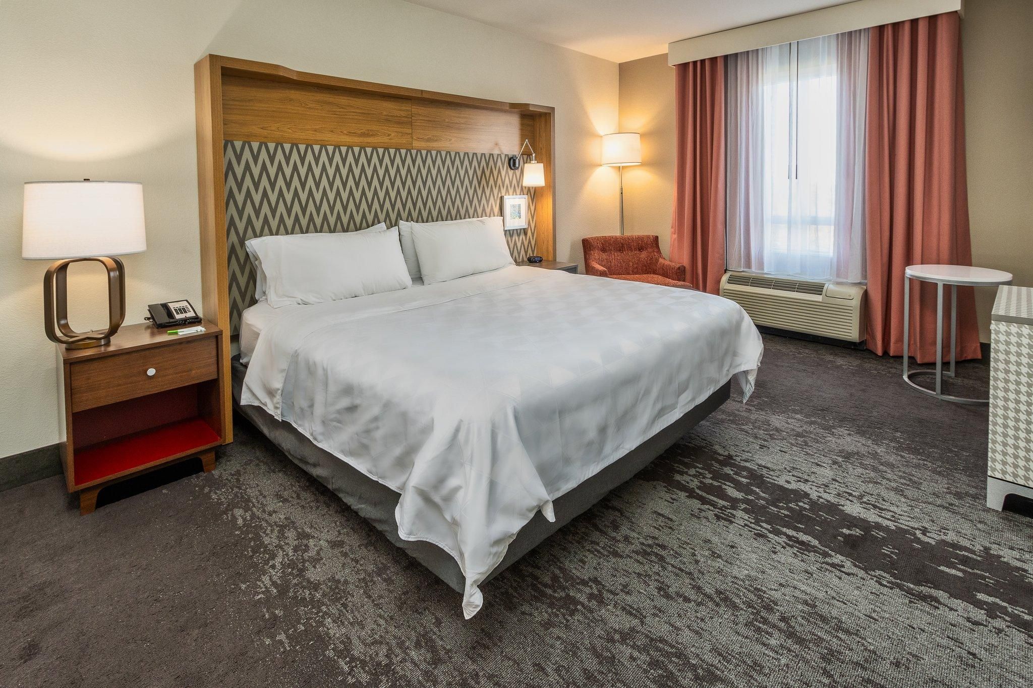 1 King Bed Suite