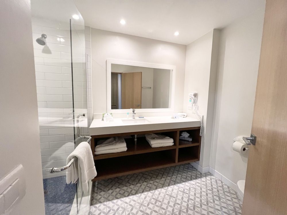 San Nicolas Hotel and Casino Deluxe Double Room 4