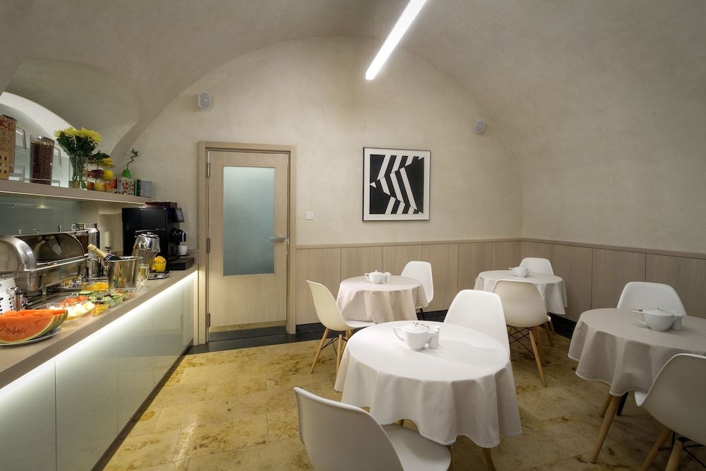 undefined Clementin 4