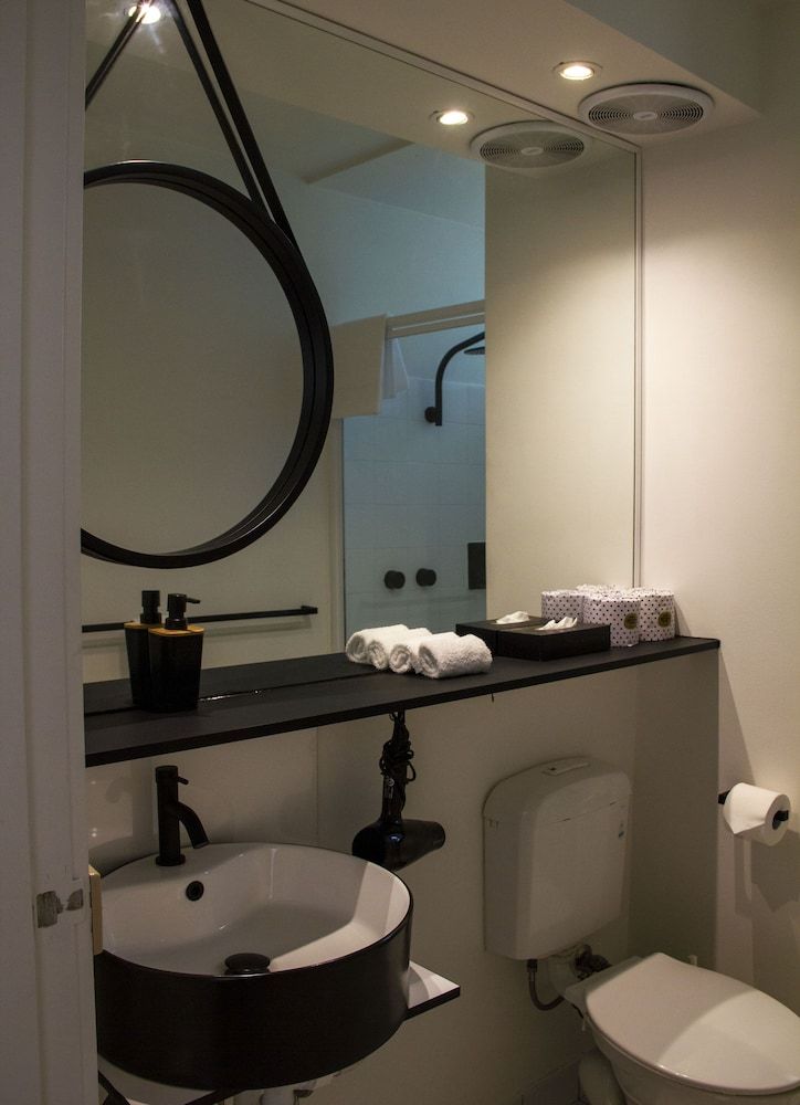 SoYa on Davis Apartment Hotel Pet Friendly Studio 10