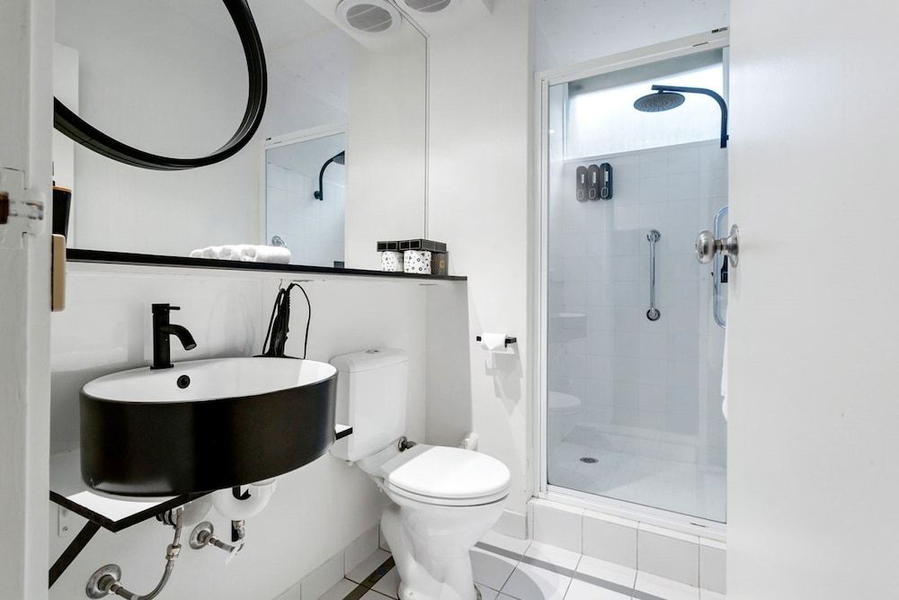 SoYa on Davis Apartment Hotel Pet Friendly Studio 12