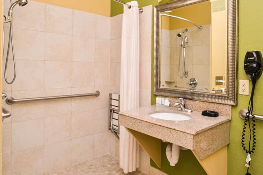 undefined Sleep Inn & Suites Near Downtown North 8