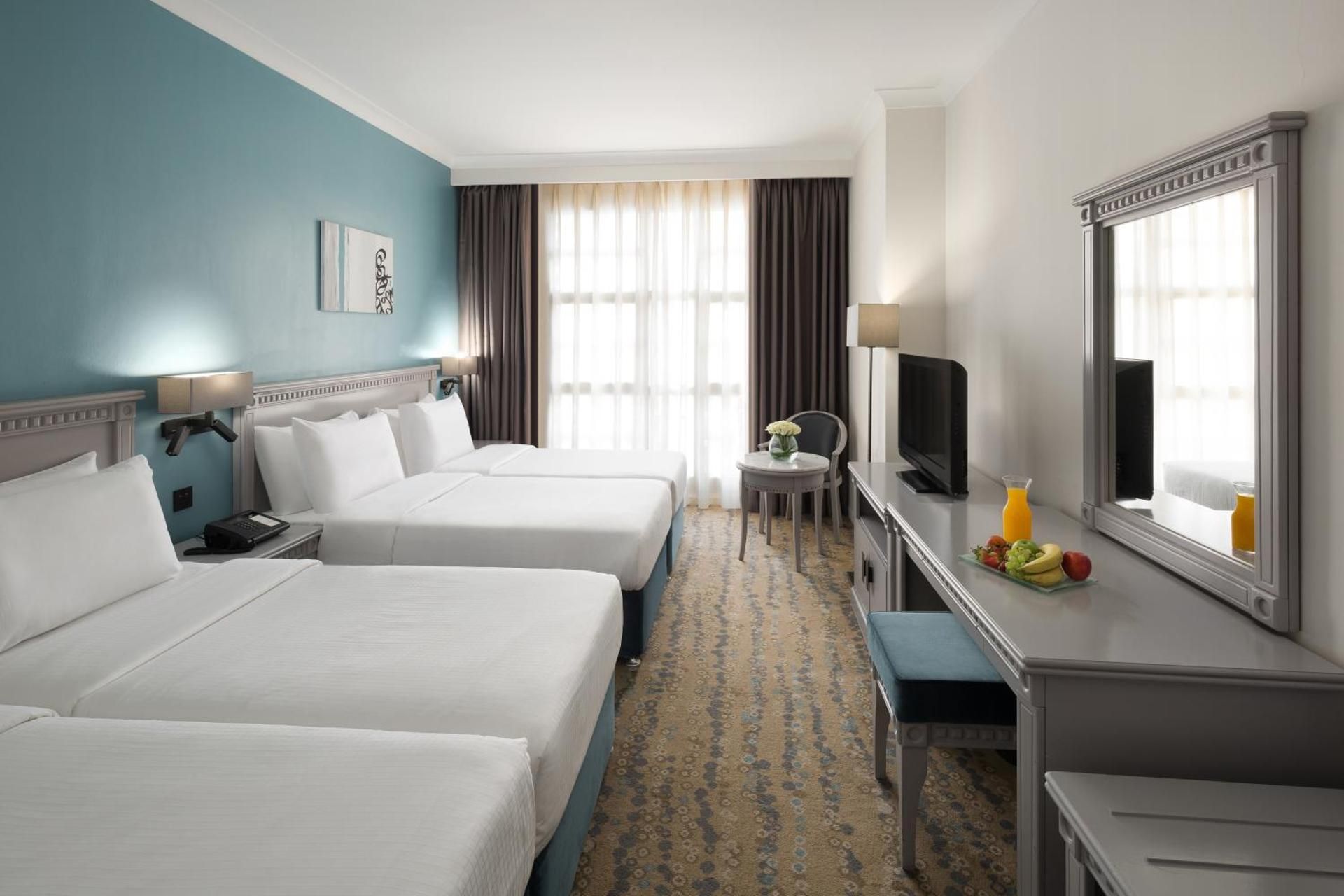 Classic Quadruple Room with City or Courtyard View