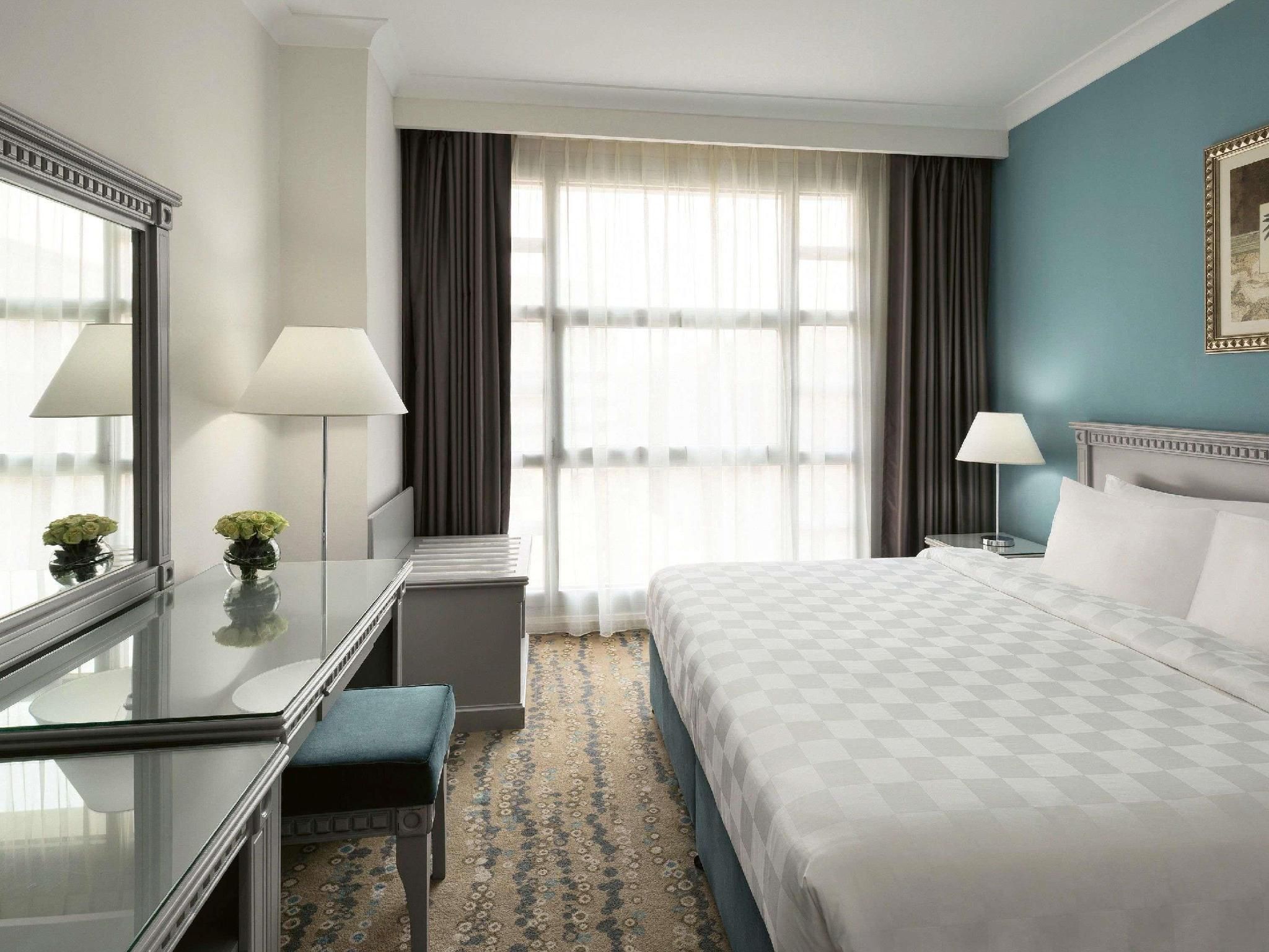 Classic Premimum 1 King Bed Tower View