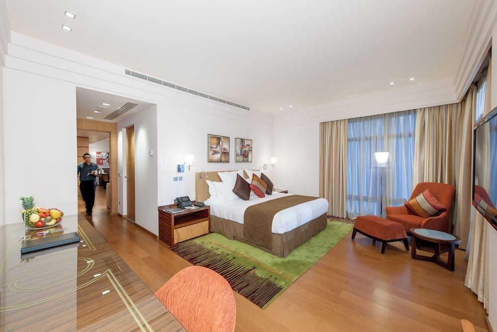 Intercontinental Al Khobar by IHG Suite, 1 Bedroom (Dining) 4