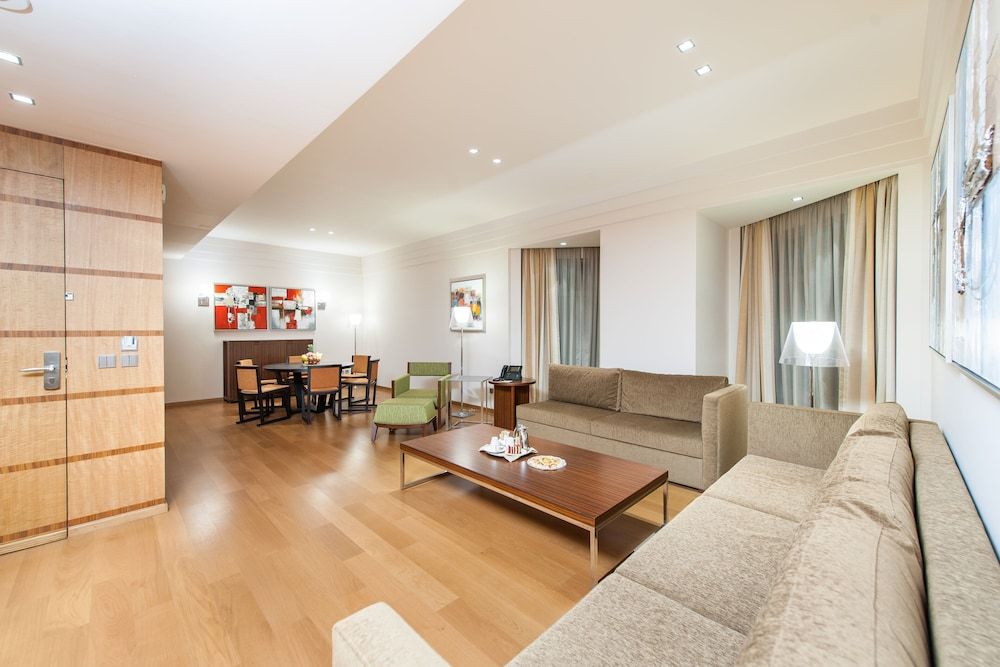 Intercontinental Al Khobar by IHG Suite, 1 Bedroom (Dining) 12