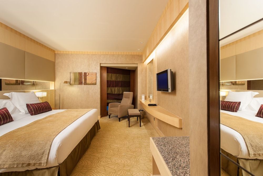 Intercontinental Al Khobar by IHG Suite, 1 Bedroom (Dining) 9
