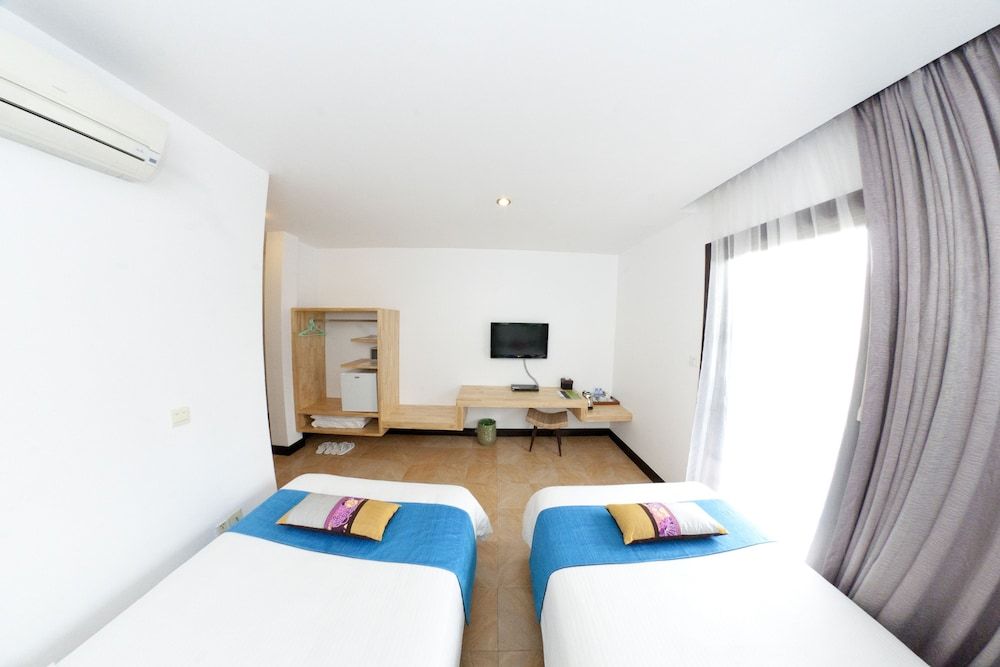 undefined Hotel Cara 4