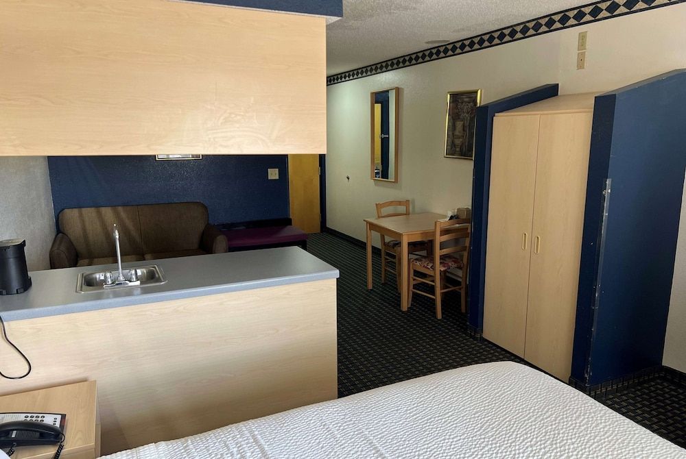 Studio Suite, 1 Queen Bed, Non Smoking
