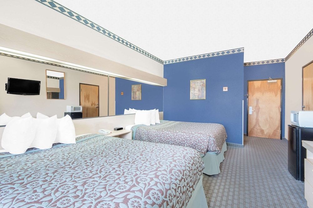 Standard Room, 2 Queen Beds, Smoking
