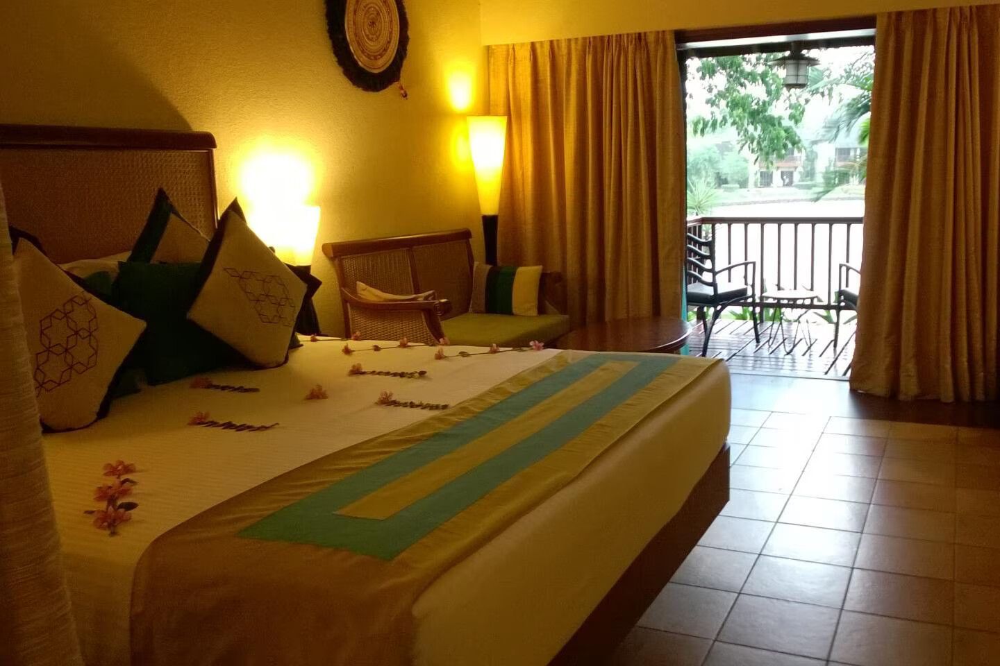 Deluxe Double or Twin Room with Lagoon View