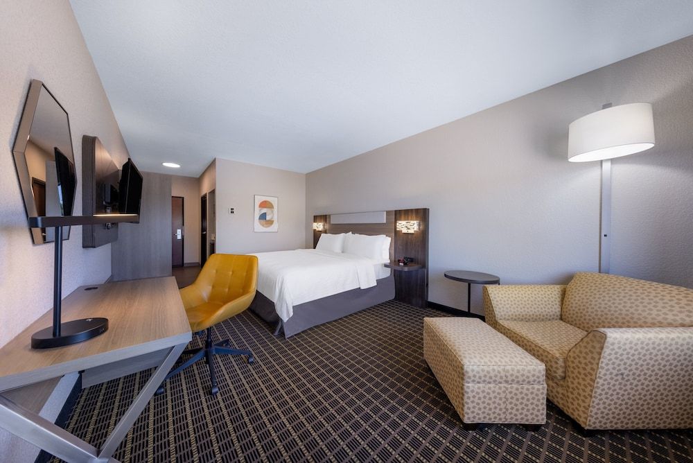 Standard Room, 1 King Bed