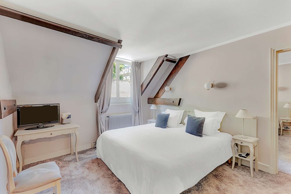 Superior Room, 1 King Bed, Non Smoking