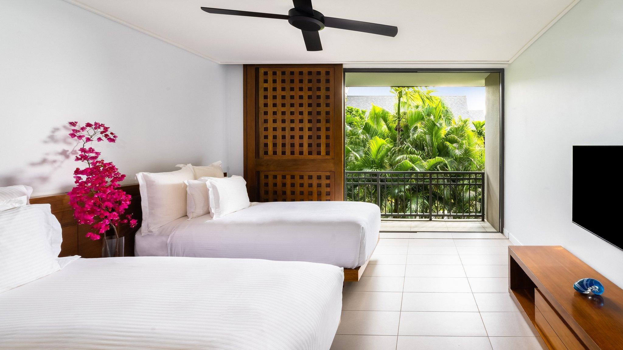 2 Bedroom Suite Club Lounge Access