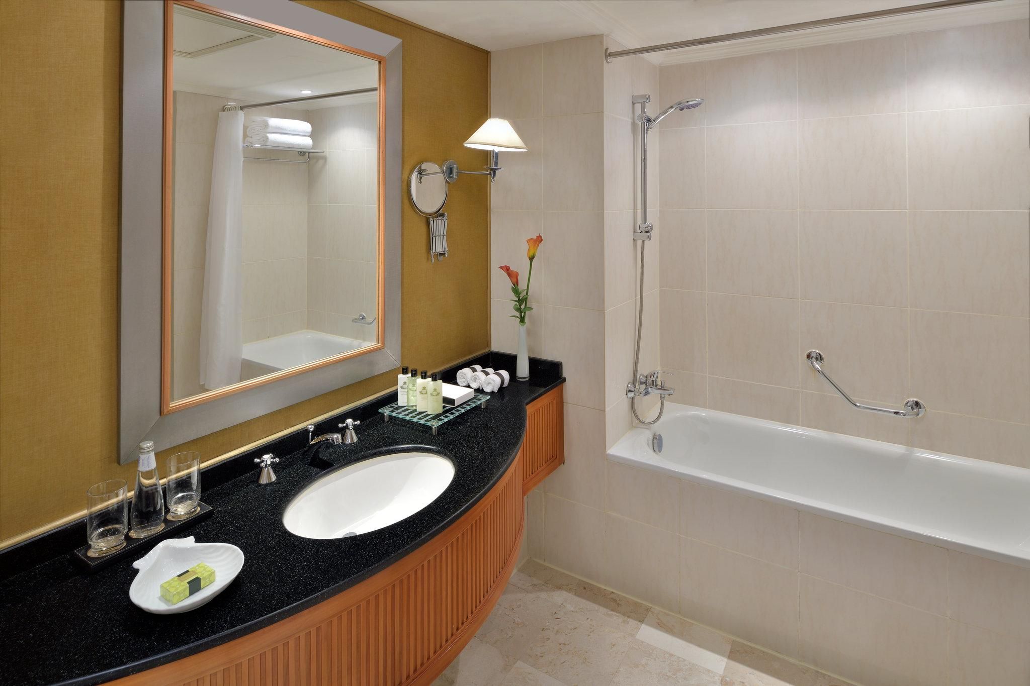 1 Bedroom Suite Sea View Dining Areas Smoking