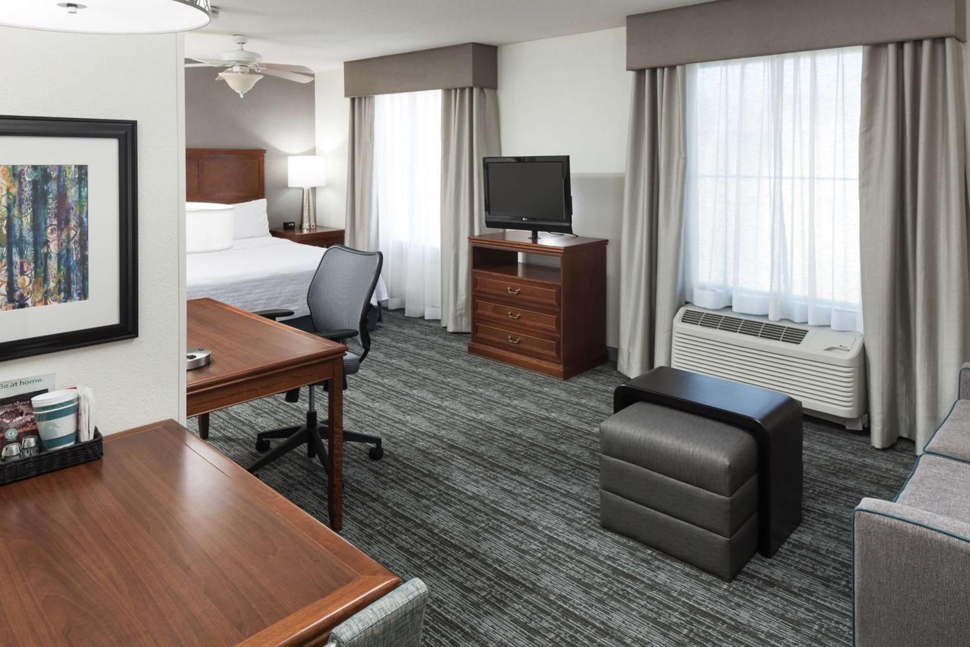 1 KING BED STUDIO SUITE NONSMOKING