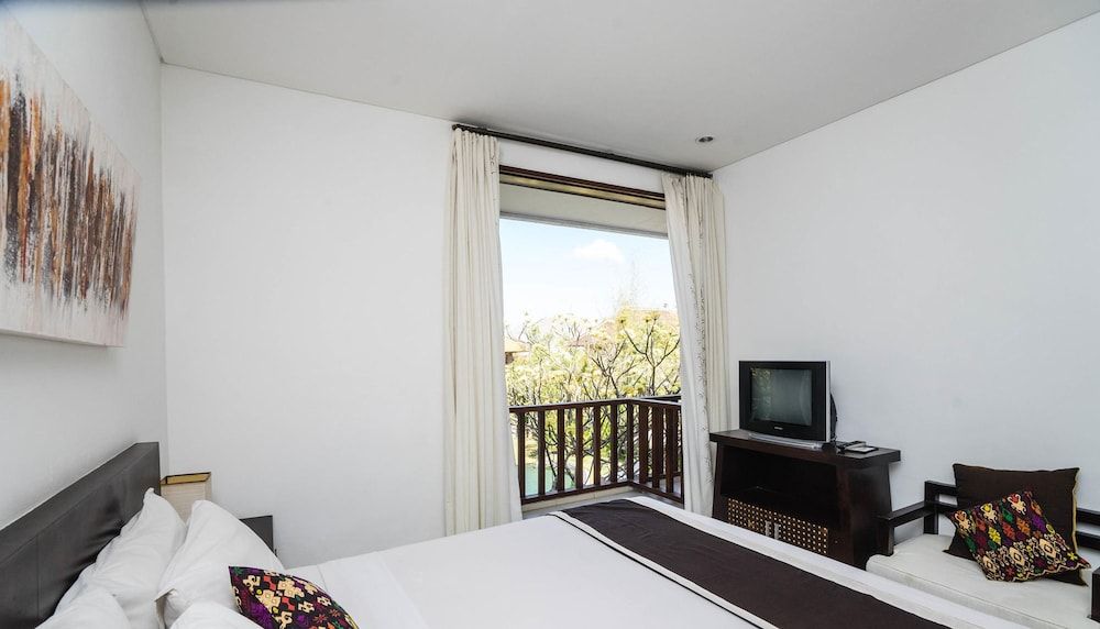 Villa Diana Bali Deluxe Villa, Multiple Bedrooms, Pool View, Garden Area 4