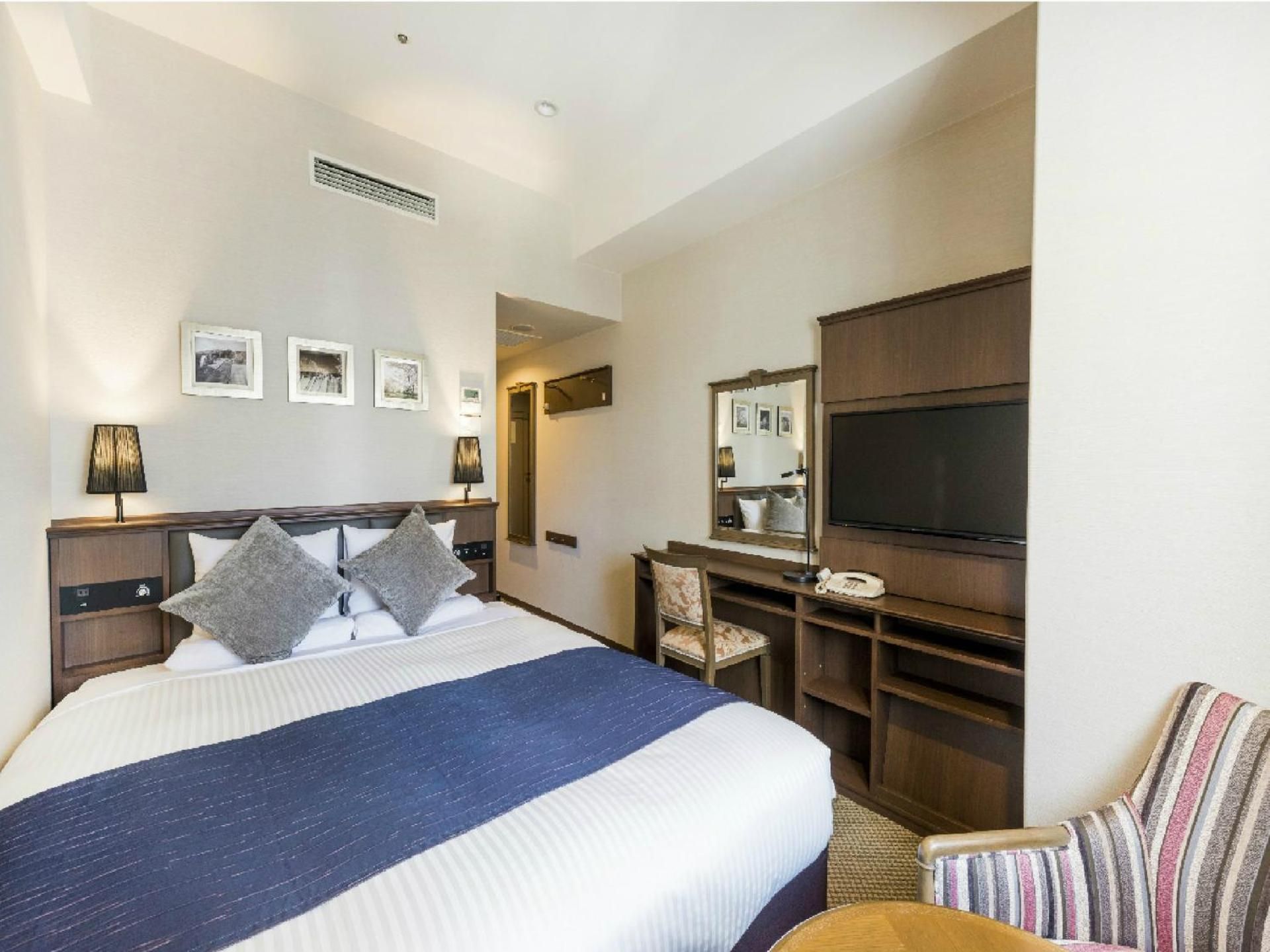 Standard Queen - Non-Smoking