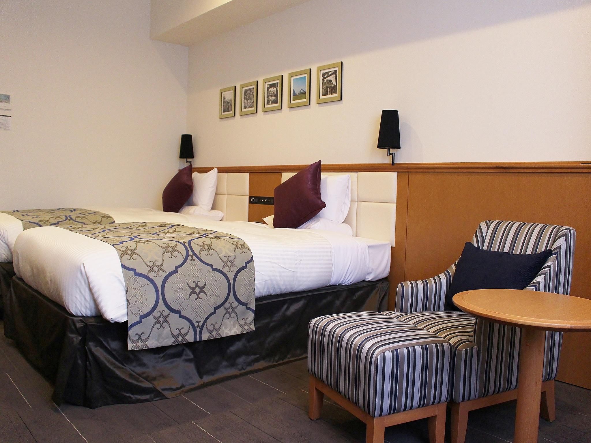 Standard Corner Twin Room - Non-Smoking