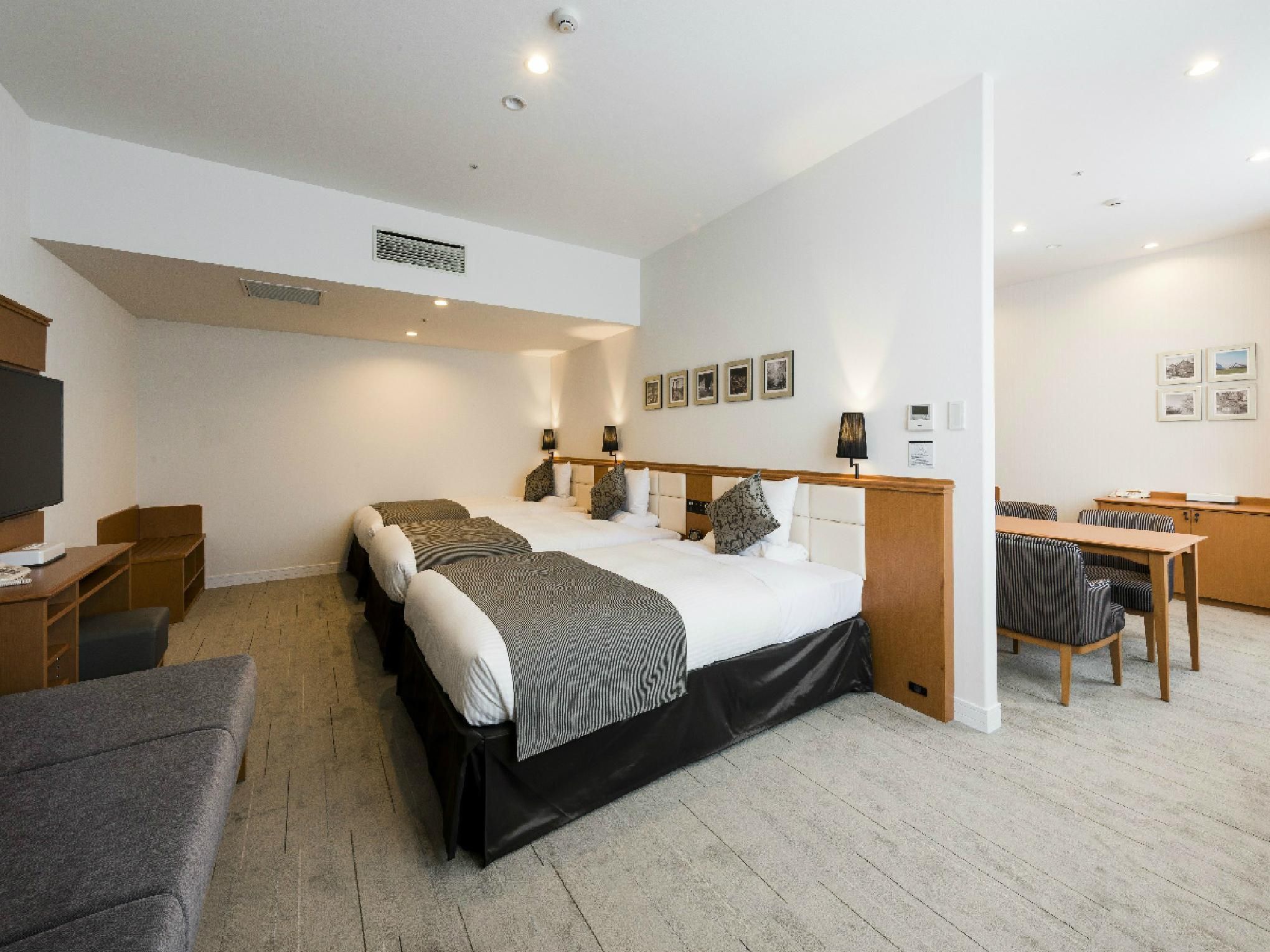 Deluxe Triple Room for 5 People - Non-Smoking