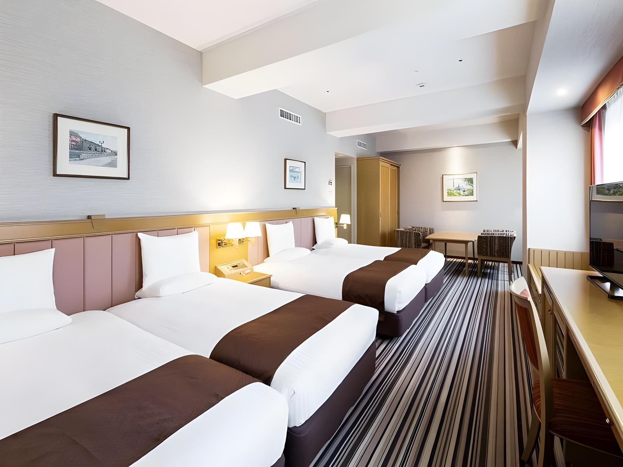 Eco Plan - Family Room for 4 People - Non-Smoking House Keeping is Optional with Additional Cost