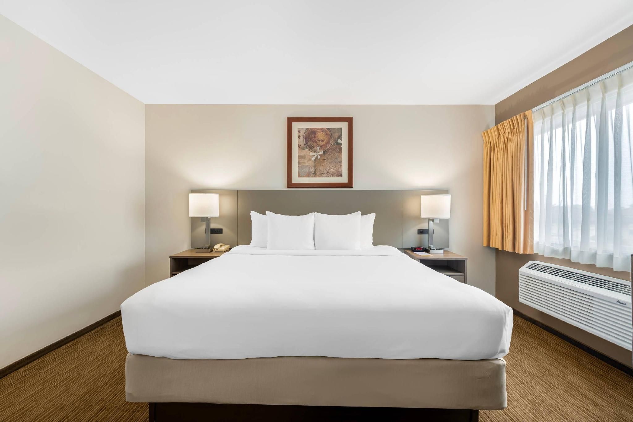 1 King Bed, Nonsmoking