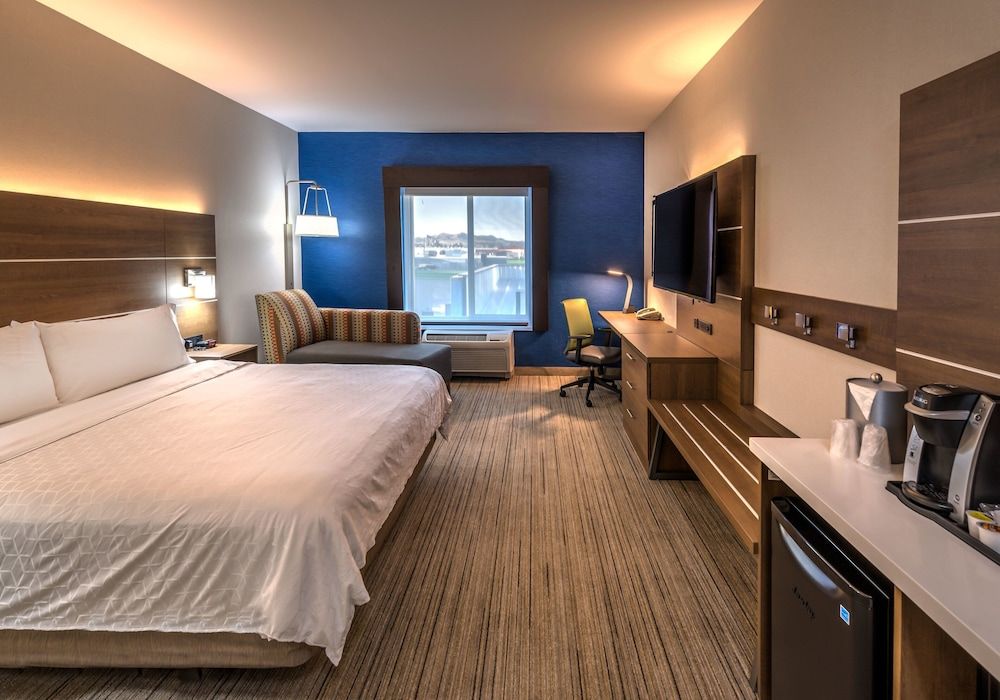 Standard Room, 1 King Bed, Transfer Shower (Communications)