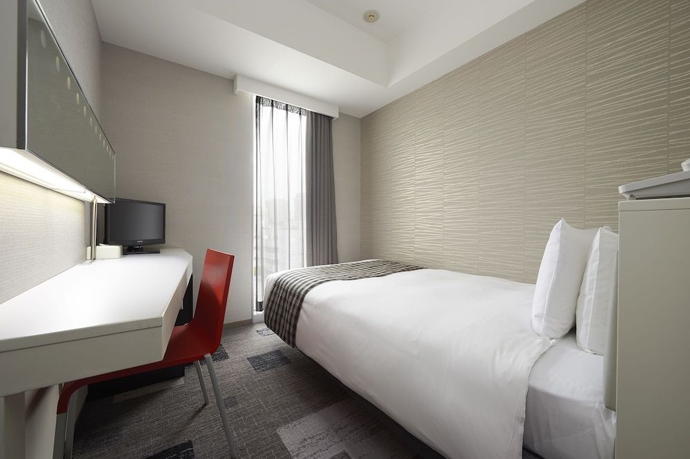 undefined Sotetsu Fresa Inn Shimbashi-Karasumoriguchi 4