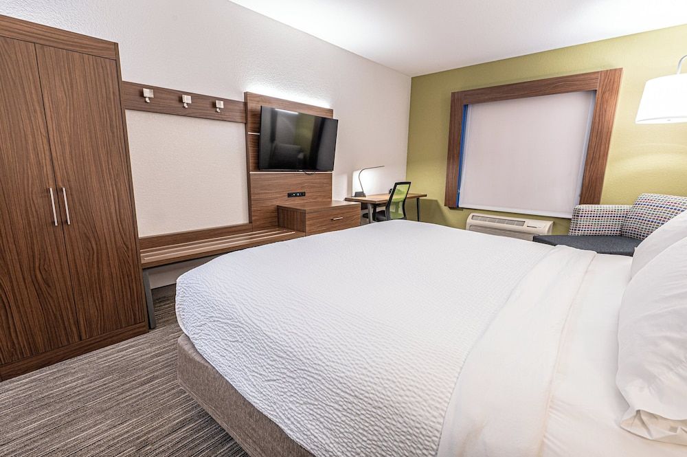 Standard Room, 1 King Bed