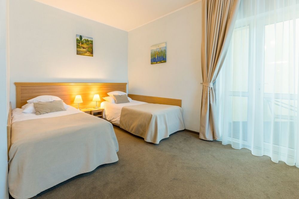 Hotel Ambient Budget Twin 3 stars wing, no A/C, no elevator, no SPA 4