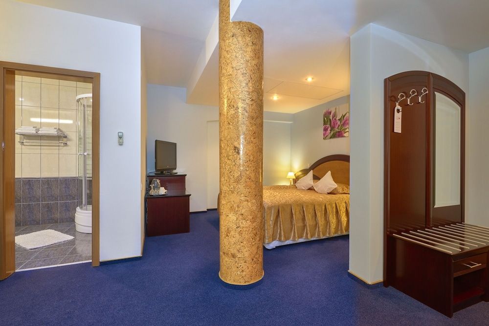 Hotel Ambient Deluxe Double Room 5