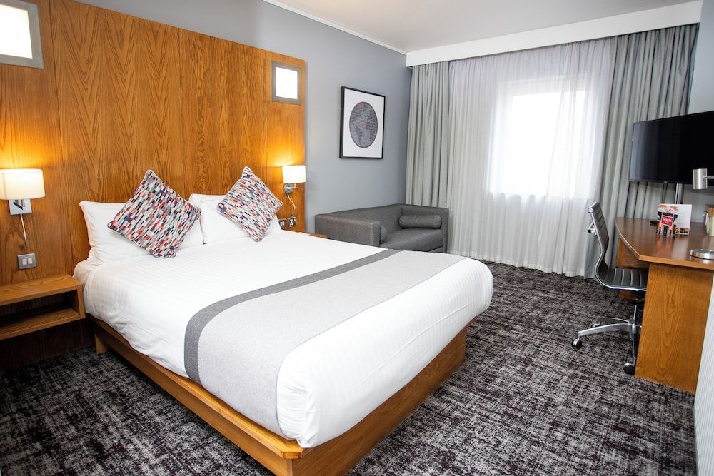 undefined Ramada by Wyndham Belfast City Centre 5
