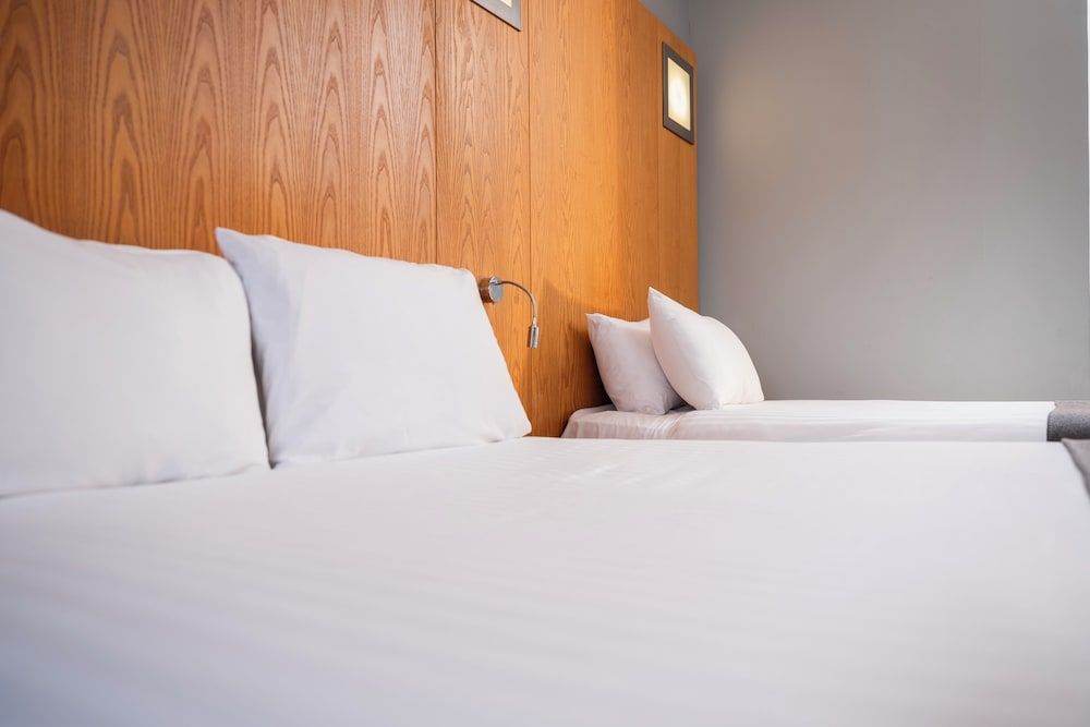 undefined Ramada by Wyndham Belfast City Centre 4