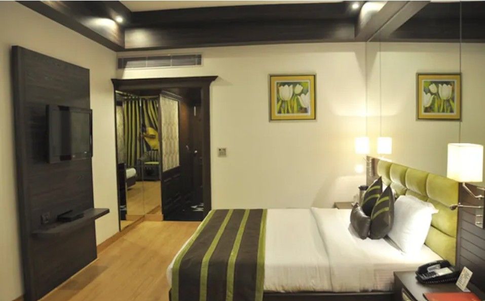 Grand Deluxe Room