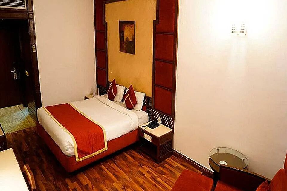 Park Inn Deluxe Room 3