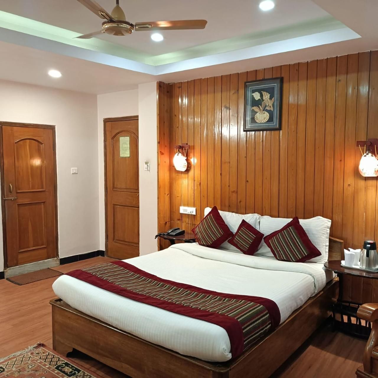 Hotel Garden Reach Deluxe Room 5