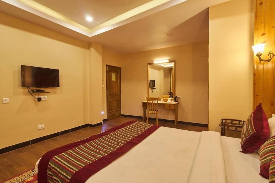 Hotel Garden Reach Deluxe Room 9