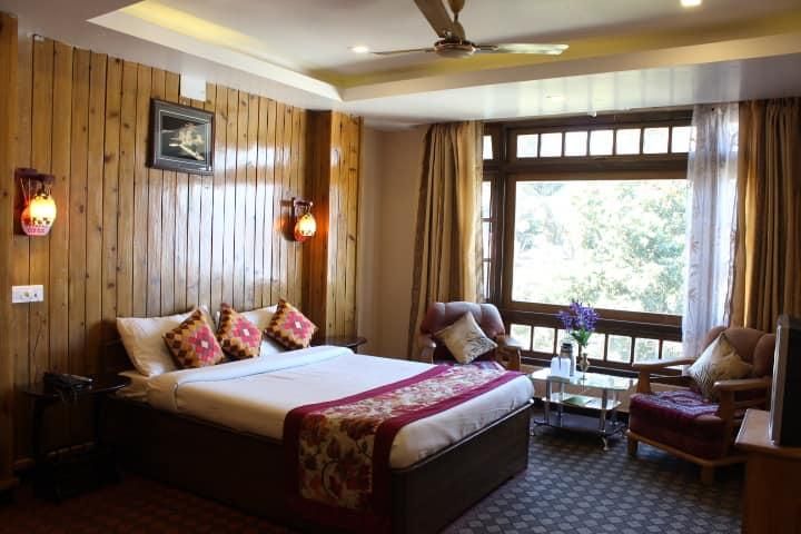 Hotel Garden Reach Deluxe Room 4